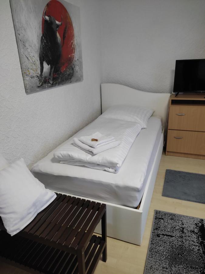 Gaestezimmer Boxenstopp Veitsbronn Exterior photo