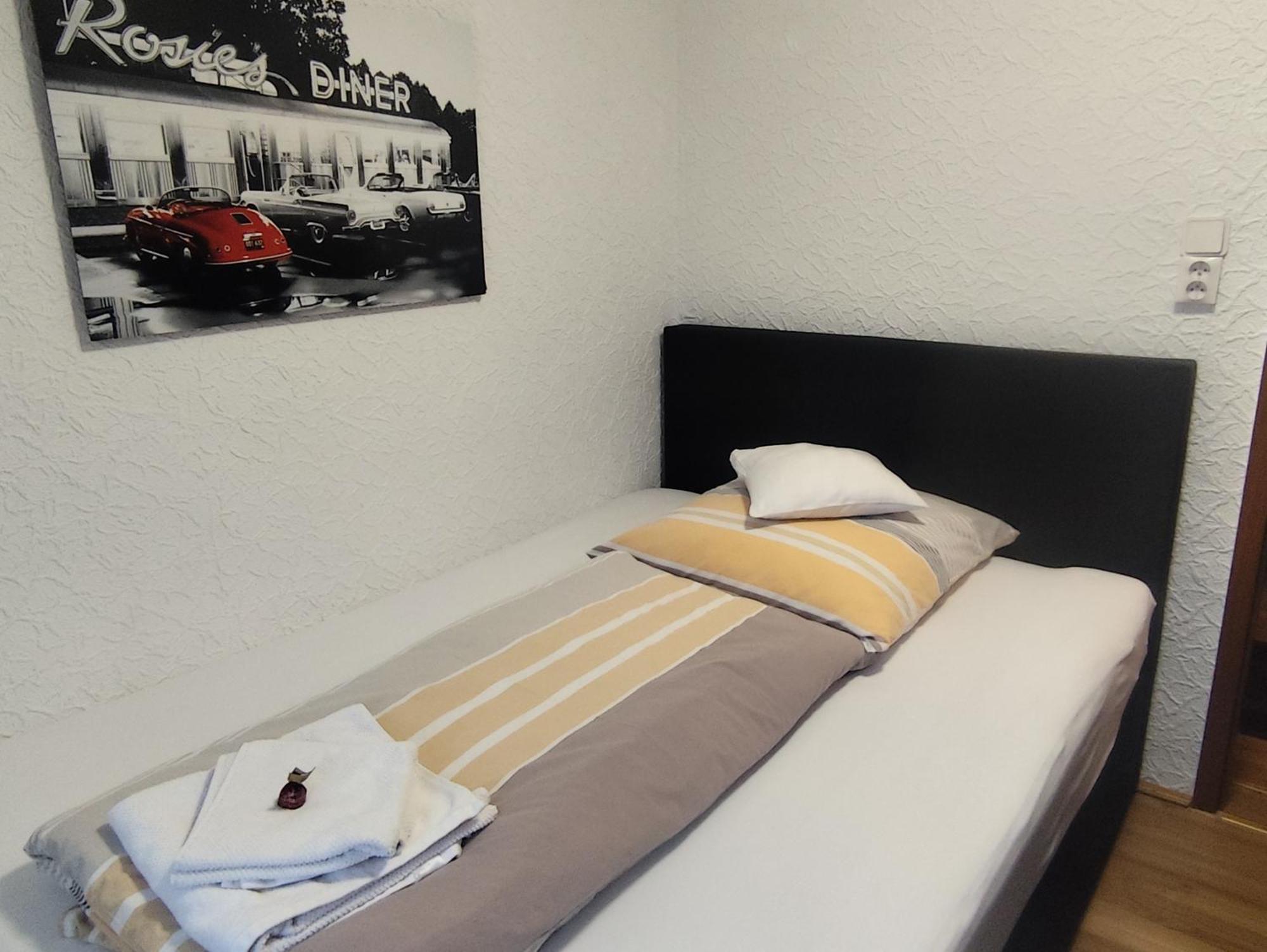 Gaestezimmer Boxenstopp Veitsbronn Exterior photo